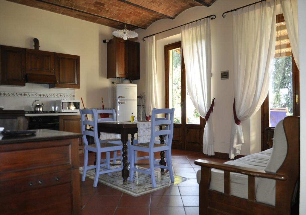 Podere Le Monache Montaione Szoba fotó